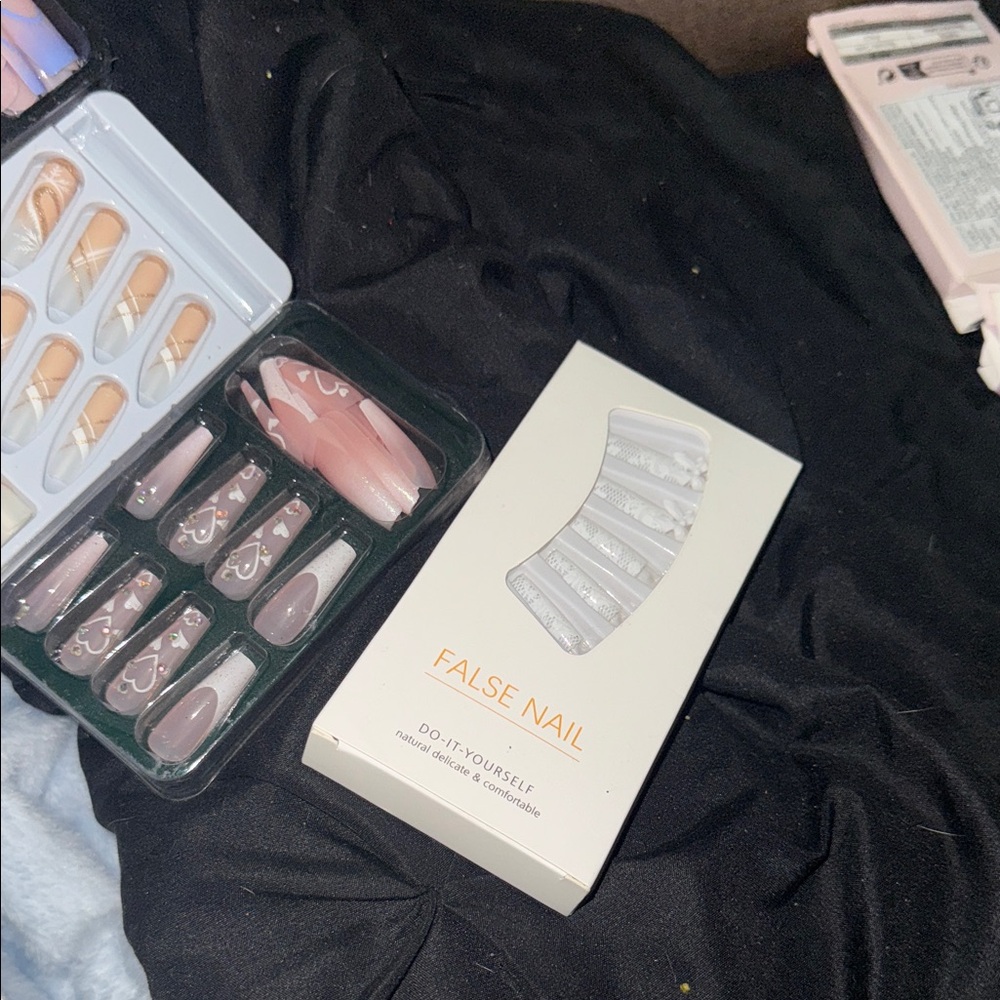 DIY False Nail Set in Neutral Tones